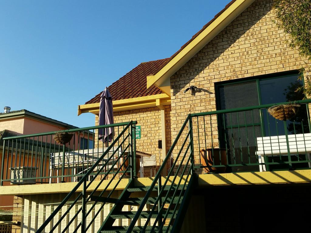 Wandarrah Lodge Hostel Меримбула Экстерьер фото