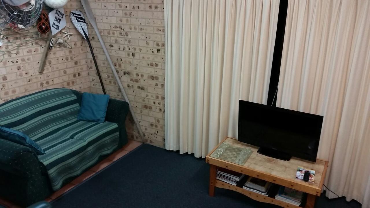 Wandarrah Lodge Hostel Меримбула Экстерьер фото