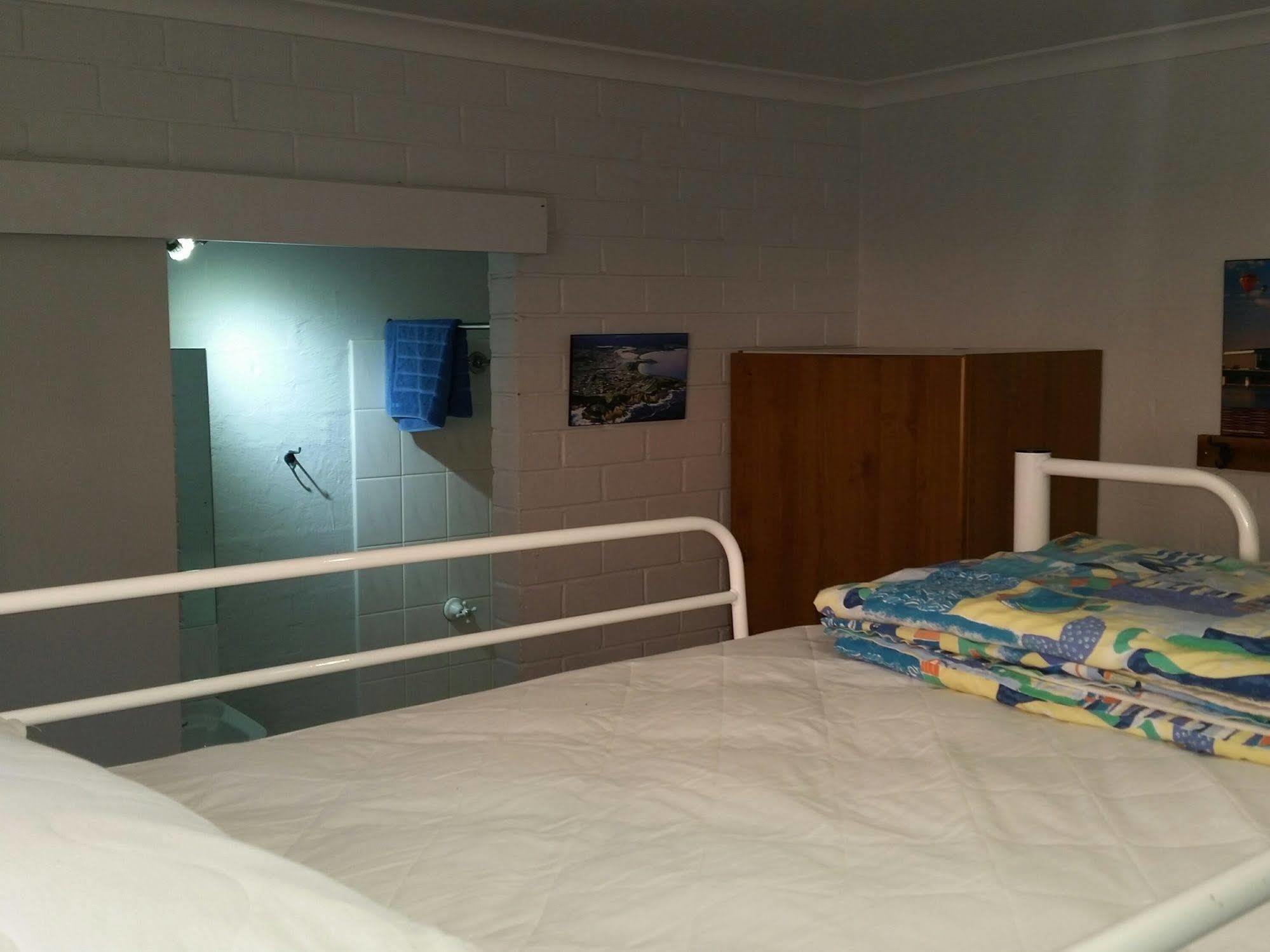 Wandarrah Lodge Hostel Меримбула Экстерьер фото