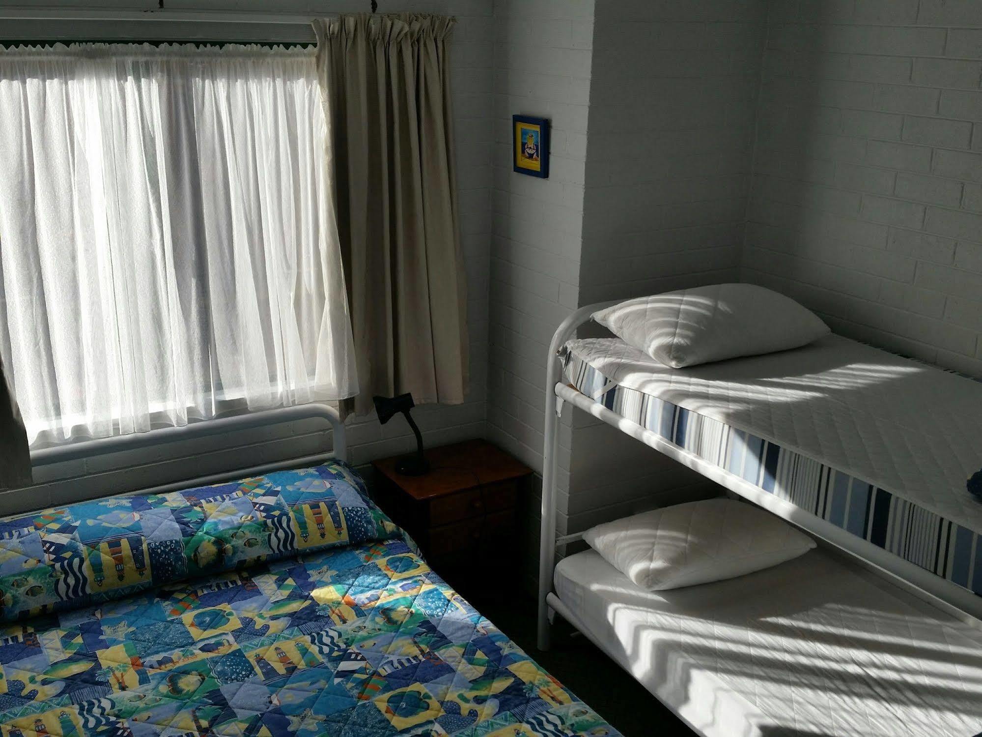Wandarrah Lodge Hostel Меримбула Экстерьер фото