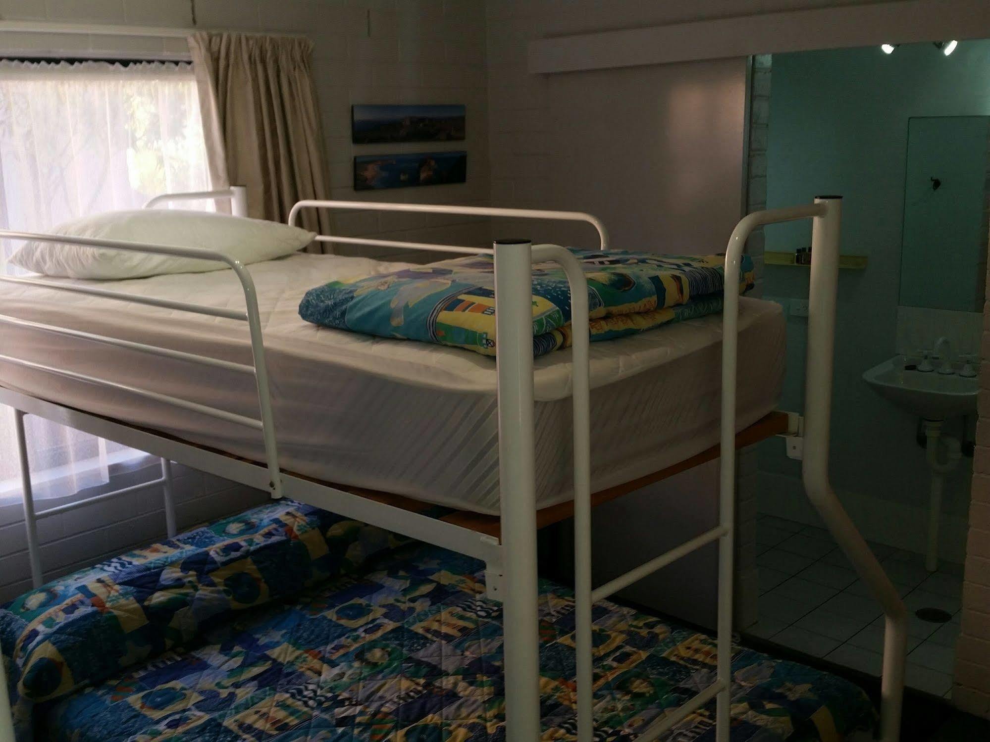 Wandarrah Lodge Hostel Меримбула Экстерьер фото